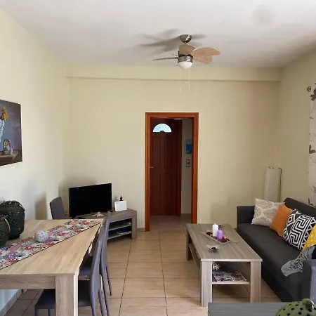 Theodorou House בית נופש *